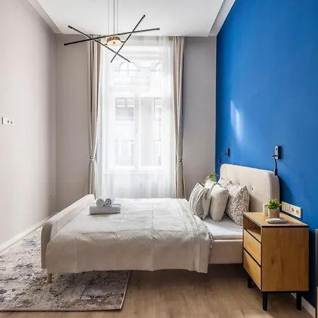 Luxe & Charm Central Grand Suite With 3Bedrm, 3Bathrm Budapest Exterior photo