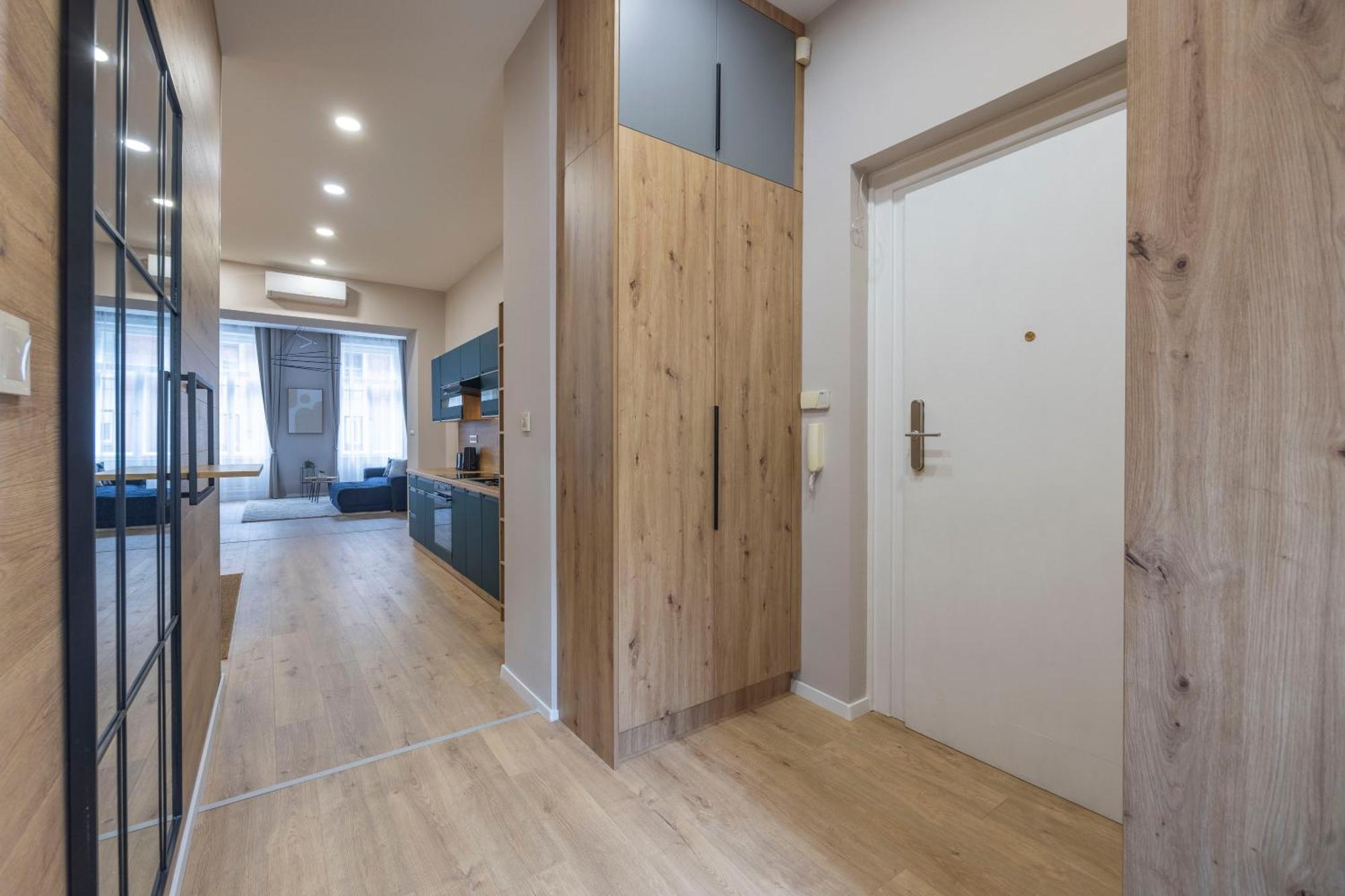 Luxe & Charm Grand With 3bedrm, 3bathrm Apartman Budapest